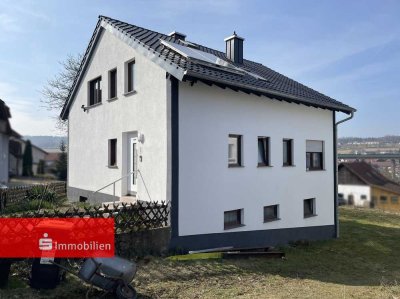 Modernisiertes Einfamilienhaus in Uttrichshausen mit Wintergarten & großem Grundstück