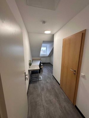 Exklusive vollmöblierte 1-Raum-DG-Wohnung mit gehobener Innenausstattung in München Trudering