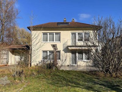 Solides Einfamilienhaus plus Bauland für Praxis/Büro – nah an Innenstadt und Nordbahnhof