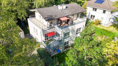 Ihr Familienglück in Kleinmachnow – stilvolle DHH mit Garten, Garage & viel Licht!