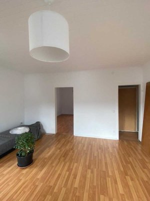 WG Neugründung: Wir suchen Bewohner*innen/ Studenten– zentrale 3-Zimmer-Wohnung mit großer Terrasse