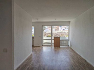 1,5 ZW STUDIO NEU GESTRICHEN BALKON EBK BAD LAUF NAH UNI KLINIK ROSSMANN REWE EIFLER TEDI PENNY ÖVNP