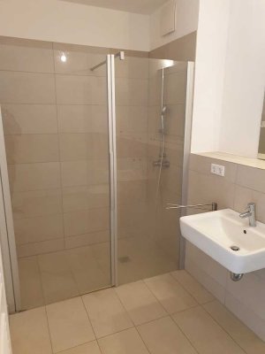 Neuwertige 2 Zimmer Wohnung mit Einbauküche