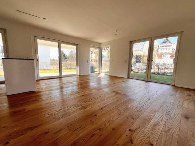 4,5-Zimmer Gartenwohnung im Neubau mit EBK, exklusiv, ruhig, zentral und direkt am Park in Leonberg