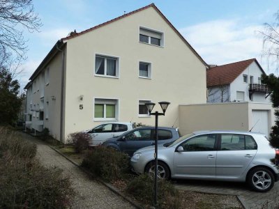 Vollmöblierte 1-Zimmer-Dachgeschosswohnung mit Balkon und EBK in Gerbrunn