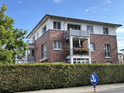 Schöne 3.- Zimmerwohnung mit Balkon und Tiefgaragenstellplatz im begehrten Dellbrück