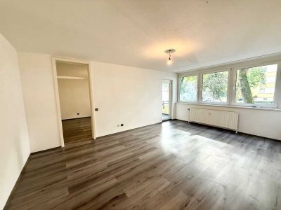 *Renovierte* 2 Zimmer-Wohnung mit Loggia!