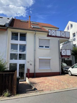Exklusive, neuwertige 4-Zimmer-Wohnung mit Balkon und EBK in Nußloch