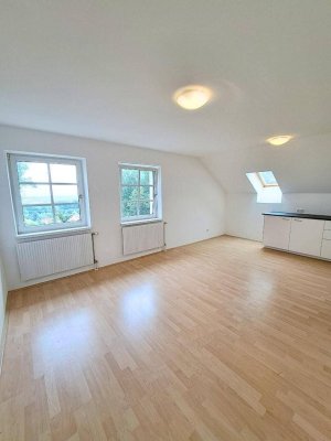 Erstbezug in Steyr: Moderne Wohnung mit Einbauküche, Parkplatz &amp; Zentralheizung!