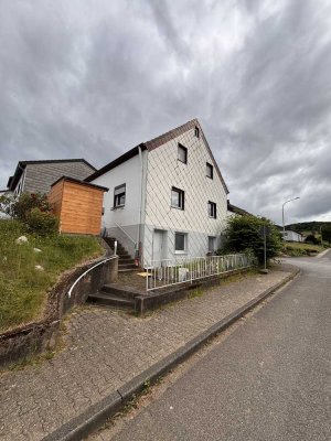 Charmantes Einfamilienhaus mit Potenzial für Handwerker im Grünen! Provisionsfrei