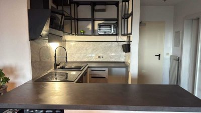 Wohnung: 2 Zimmer, 1 Balkon, hell und sonnig