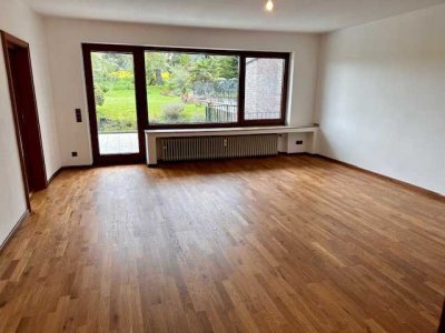 Helle und modernisierte 3,5-Zimmer-Wohnung mit Terrasse in Hürth