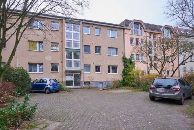 Komfortable 2-Zimmer-Wohnung im Hochparterre mit eigenem Stellplatz