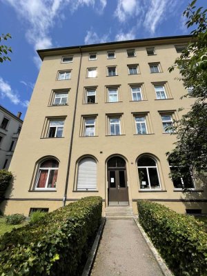 Schöne 3-Zimmer-DG-Wohnung in Altbau