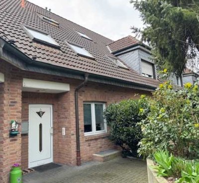 Ortskernrandlage - Reihenhaus mit Balkon, eigene Tiefgarage, Garten -