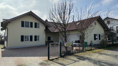 Großzügiges Einfamilienhaus mit Einliegerwohnung 
Nähe Osterhofen/Gergweis