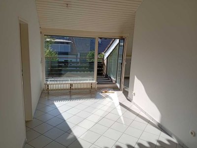 Helle 3,5-Zimmer DG-Wohnung in ruhiger Lage mit tollem Balkon – Nähe Universität Hohenheim