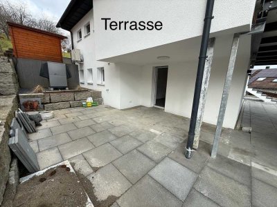 Erstbezug nach Sanierung mit Terrasse: Exklusive 2-Raum-Erdgeschosswohnung mit lux. Innenausstattung