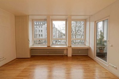 Stilvolle, geräumige 3-Zimmer-Wohnung mit hohen Decken, Balkon und Einbauküche in Aachen