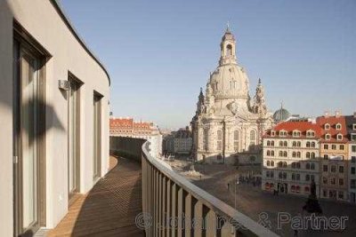 * Großzügige u. exklusive 2,5-Zi.-Whg. mit umlaufender Dachterrasse *