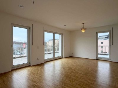 Sofort bezugsfrei: Modernes 3-Zimmer-Penthouse mit TG-Stellplatz und Panorama-Fensterfront