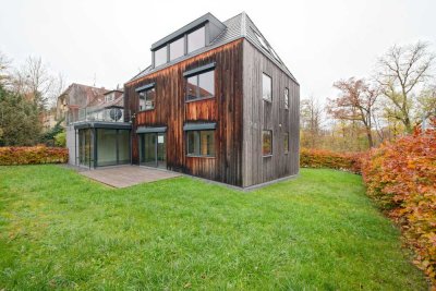 Elegantes freistehendes Einfamilienhaus (7 Zi.) mit Garten in Stuttgart-Nord