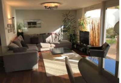 Einfamilienhaus in Zuffenhausen mit Stellplatz und Garten