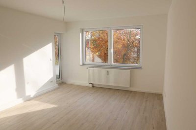 Helle modernisierte 2-Zimmer-Wohnung mit Balkon in Köln Porz-Eil