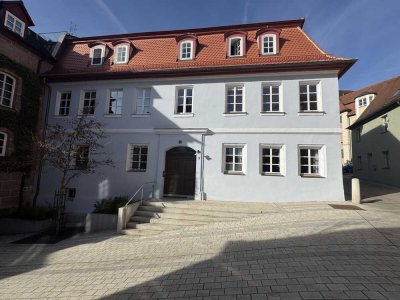 *RESERVIERT* Stilvolle 4-Zimmer-Maisonette mit Dachterrasse – Wohnen mit Charme im Herzen Schwabachs