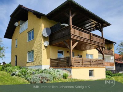 145 m² Erdgeschosswohnung mit Garage, Terrasse und Balkon in Salzweg