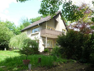 Zweifamilienhaus mit potentieller Einliegerwohnung oberhalb der Weser