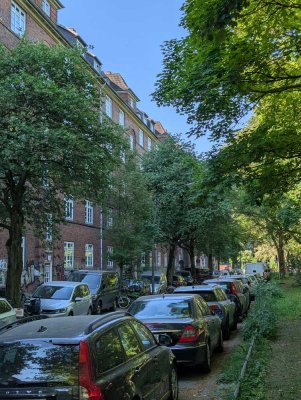 Schöne 2,5-Zimmer Dachgeschosswohnung in Harvestehude!