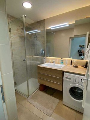 Stilvolle, modernisierte 2-Zimmer-Wohnung mit gehobener Innenausstattung mit EBK in Wolfratshausen