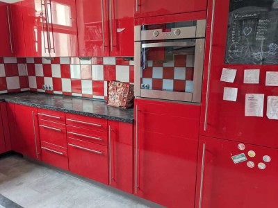 Lichtdurchflutete Wohnung mit charakterstarker Designküche