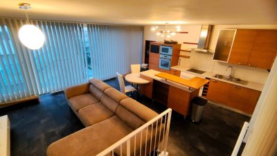 Moderne Architektur auf drei Ebenen: Repräsentative Maisonette mit Dachgarten und Terrasse - Provisionsfrei!