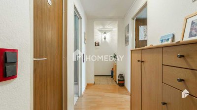 Ruhige Lage! DG-Wohnung mit 4 Zimmern, EBK und Keller