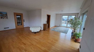 Altenberge, großzügige 4-Zimmerwohnung mit Dachterrasse und Garage in ruhiger Wohnlage zu vermieten