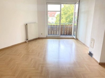 Grünblick: hübsche 3-Zimmerwohnung mit Balkon und Garagenstellplatz, zentral begehbar, Nähe Bahnhof-Tulln und Zentrum!