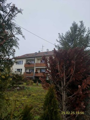 Geschmackvolle 4-Zimmer-Wohnung mit gehobener Innenausstattung mit Balkon in Remshalden-Geradstetten
