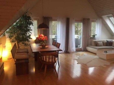 PROVISIONSFREI
Großzügige und lichtdurchflutete 5,5 Zimmer-Maisonette-Wohnung, direkt an der Natur.