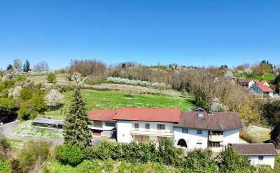 Familienidyll auf dem Land – Geräumiges Haus mit weitläufiger Grünanlage
