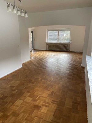 Freundliche 3-4 Zimmer-Wohnung mit Balkon und EBK in Schauenburg