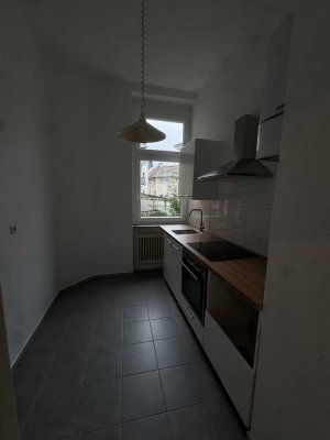 2 ZKB Wohnung + Balkon in 60389 Frankfurt Bornheim
