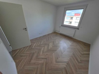 Neu renovierte 3.  Zimmerwohnung ab sofort zu vermieten