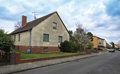 Hier wartet kein Haus- sondern ein Herzensprojekt! Großes renovierungsbedürftiges EFH mit traumhafte