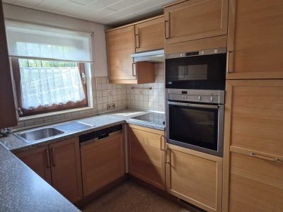 Schöne 3-Zimmer-Erdgeschosswohnung mit Freisitz und Einbauküche in Remshalden