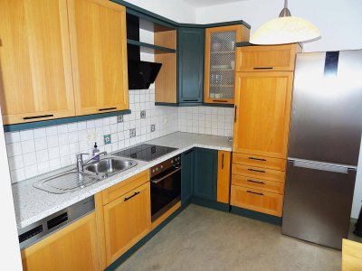 Schöne, gepflegte und ruhig gelegene Eigentumswohnung mit Carport und großer, allgemeiner Grünfläche im Wohnbezirk Graz-Liebenau ...!