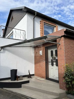 2 Einfamilienhäuser auf großzügigem Grundstück mit vielfältigen Nutzungsmöglichkeiten