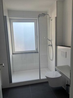 Großzügige 2-Zimmer-Wohnung mit Balkon - Erstbezug nach Renovierung