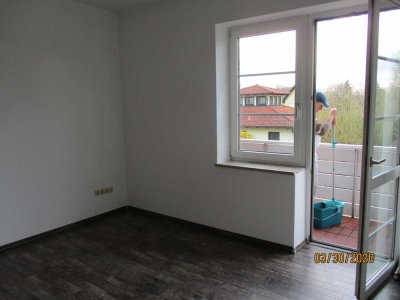 Top Single- Stützpunkt, modernes 1 Zi. Appartm-sofort frei mit Balkon ! Parkplatz auf Wunsch!